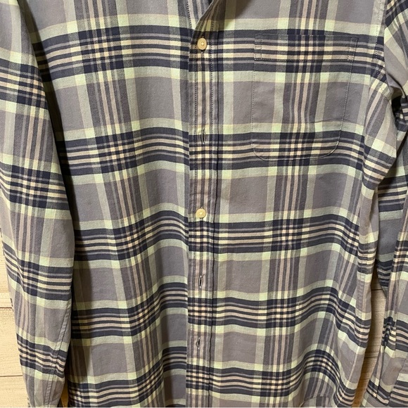 Vineyard Vines Plaid Twill Button Down Classic Fit Shirt - Picture 2 of 5